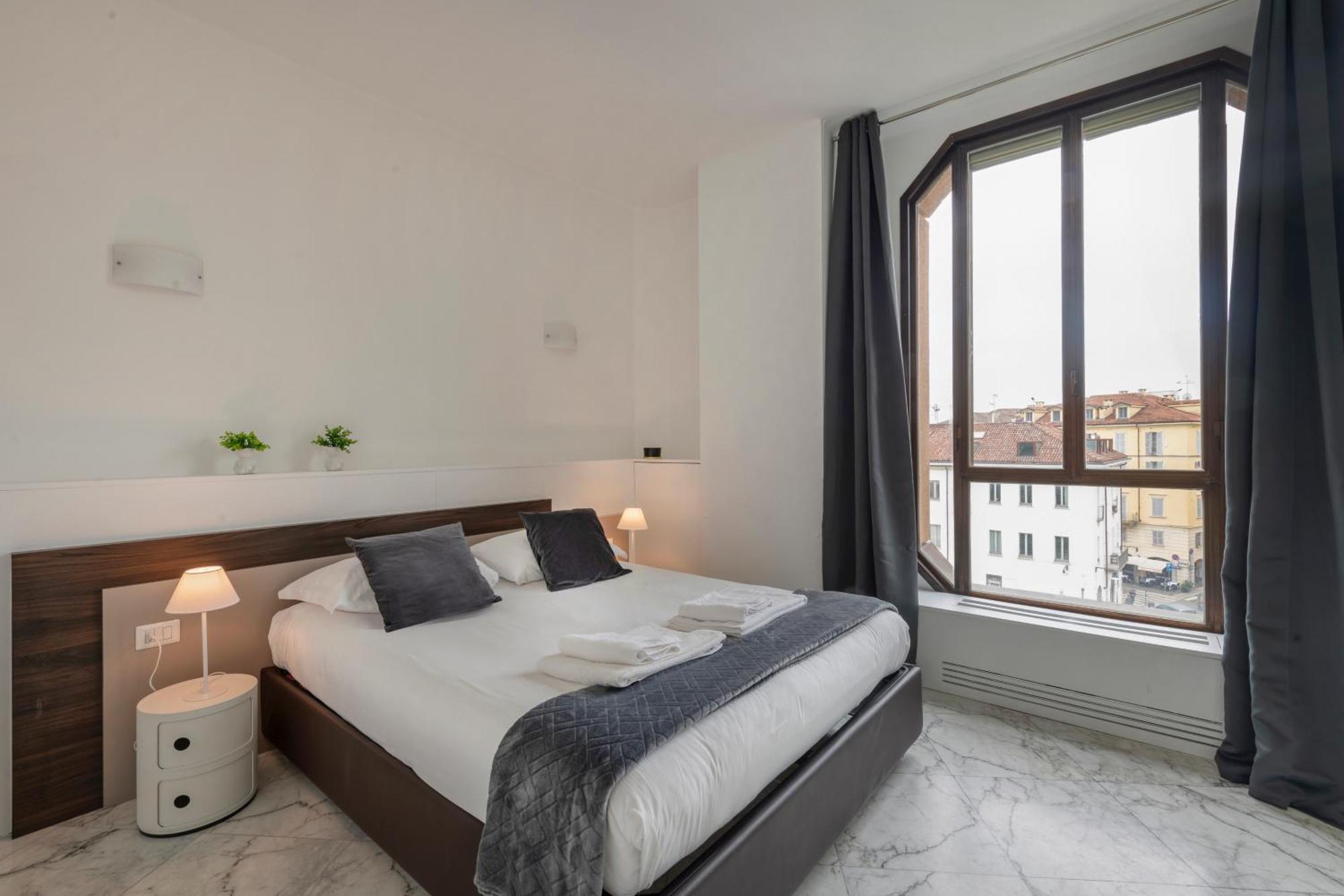 Milan Royal Suites - Duomo Santo Stefano Bagian luar foto